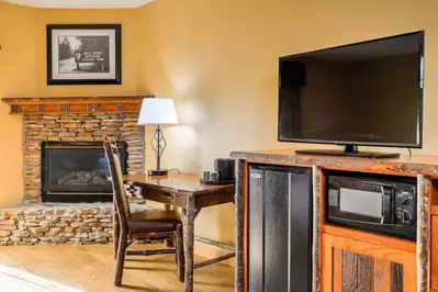 guest room at Old Creek Lodge