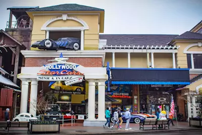 hollywood star cars museum in gatlinburg