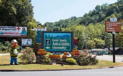 gatlinburg arts and crafts community