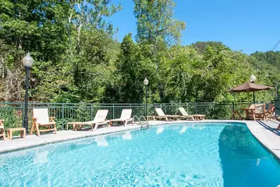 sunny pool view at downtown gatlinburg hotel