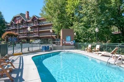 Old Creek Lodge pool