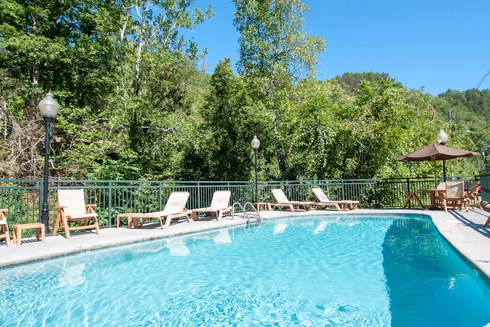Old Creek Lodge outdoor pool